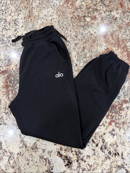ALO Yoga Pants - Joggers